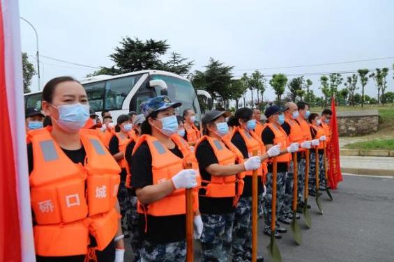 广东省抢险救援尖兵，无畏的先锋，守护生命之光